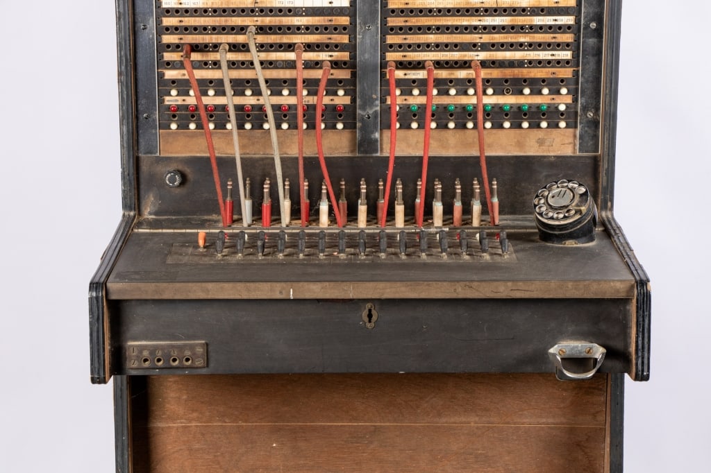 1930'S WESTERN ELECTRIC BELL SYSTEM SWITCHBOARD MODEL J59025A-1 - 4
