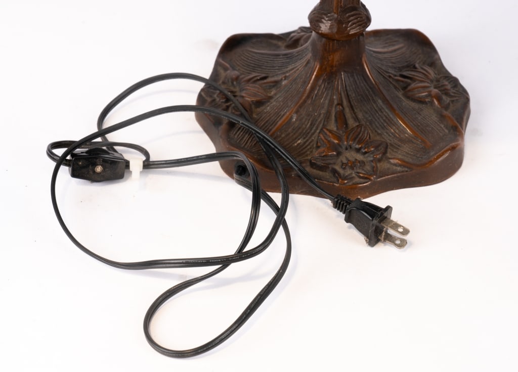 TIFFANY STYLE DRAGONFLY TABLE LAMP - 5