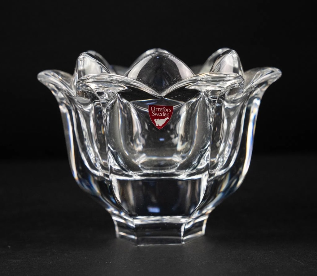3 ORREFORS SWEDEN CRYSTAL AND GLASS ITEMS - 3