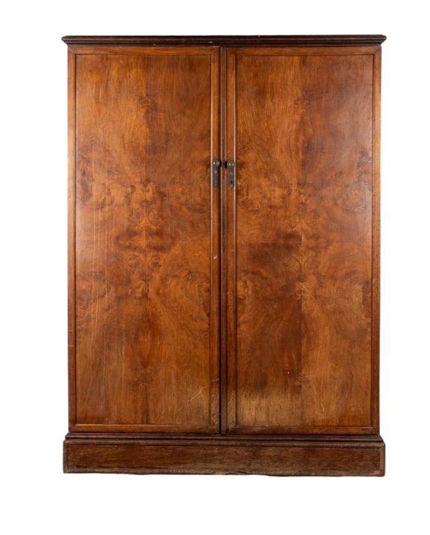 ENGLISH COMPACTOM GENTLEMAN’S WARDROBE (1 of 9)