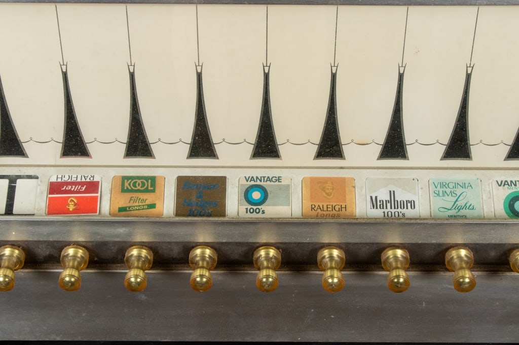 VINTAGE NATIONAL VENDORS CIGARETTE MACHINE - 5