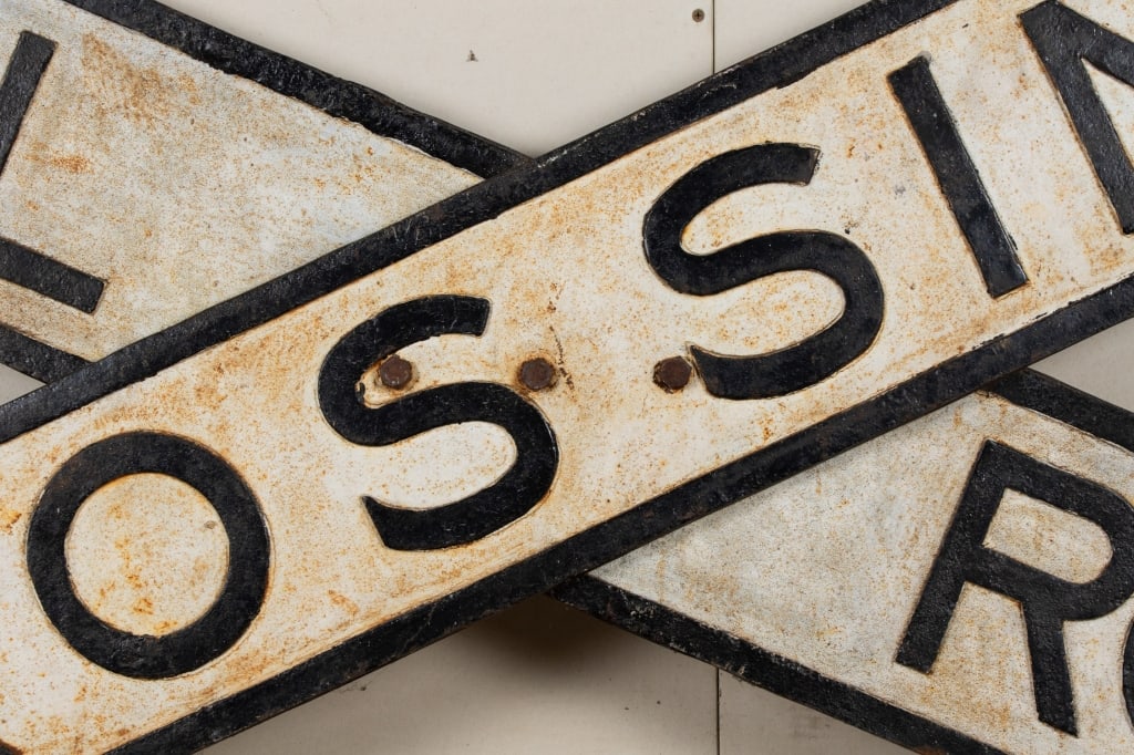 ORIGINAL ENAMEL CAST IRON RAILROAD CROSSING SIGN - 4