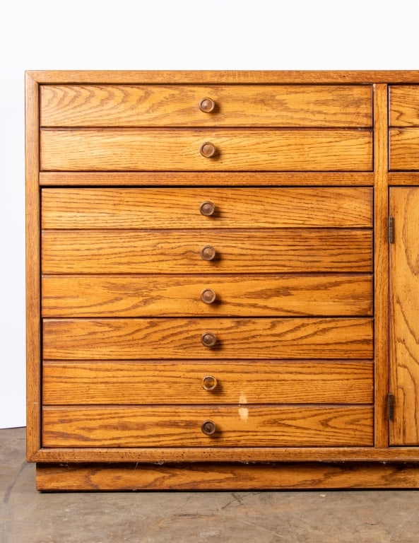MID-CENTURY THOMASVILLE HUNTLEY DRESSER - 2