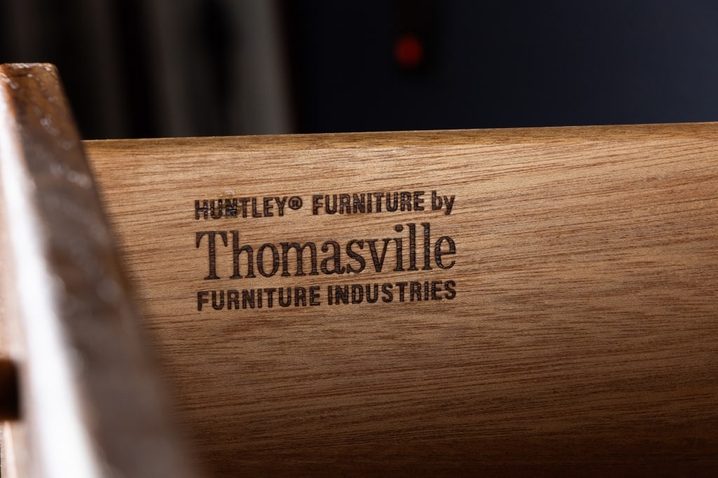 MID-CENTURY THOMASVILLE HUNTLEY DRESSER - 6