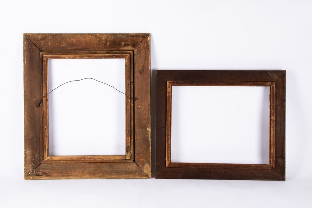 FOUR VINTAGE WOODEN PICTURE FRAMES - 3