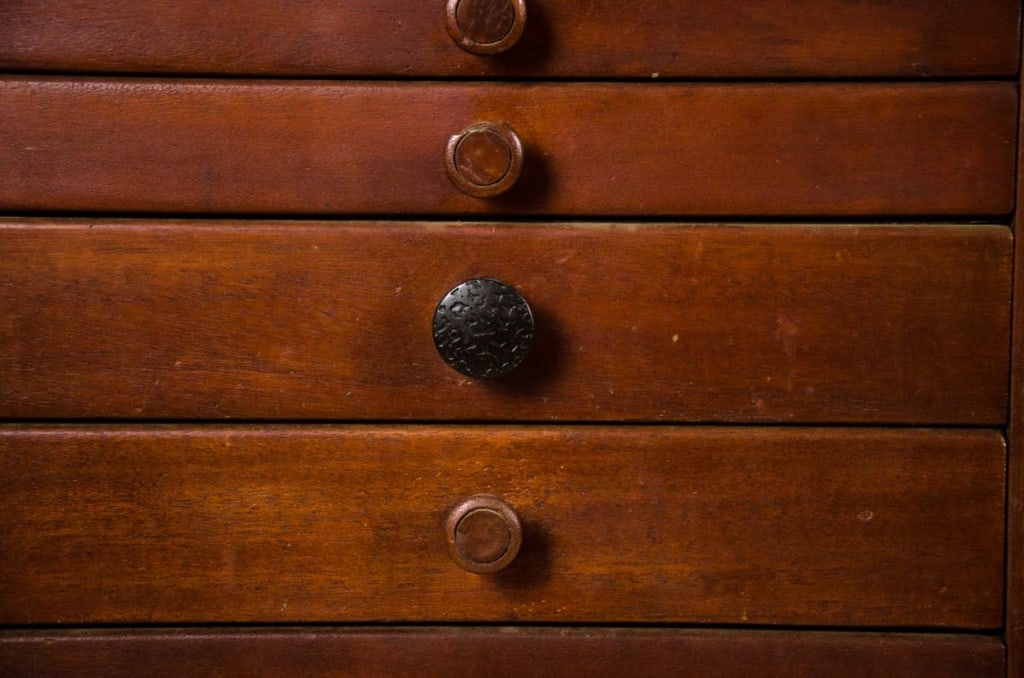 EARLY 20TH C. WOODEN DENTAL CABINET - 16