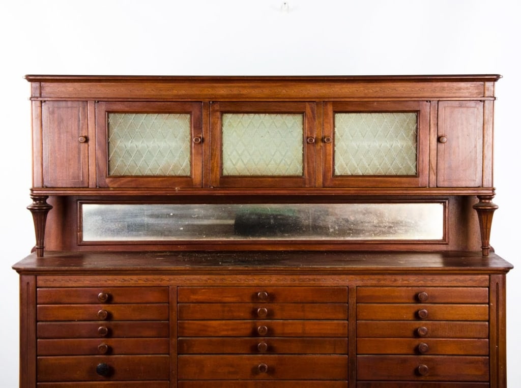EARLY 20TH C. WOODEN DENTAL CABINET - 2