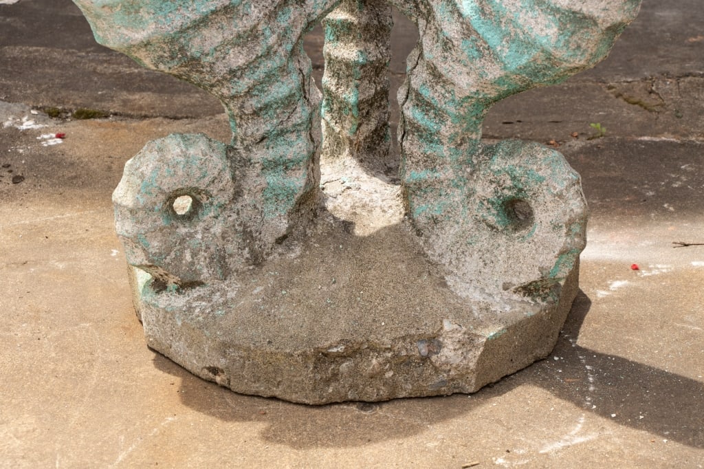 CONCRETE SEAHORSE TABLE OR BIRD BATH BASE - 4