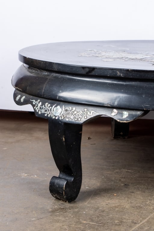 20TH CENTURY CHINESE MOTHER OF PEARL INLAY TABLE - 5