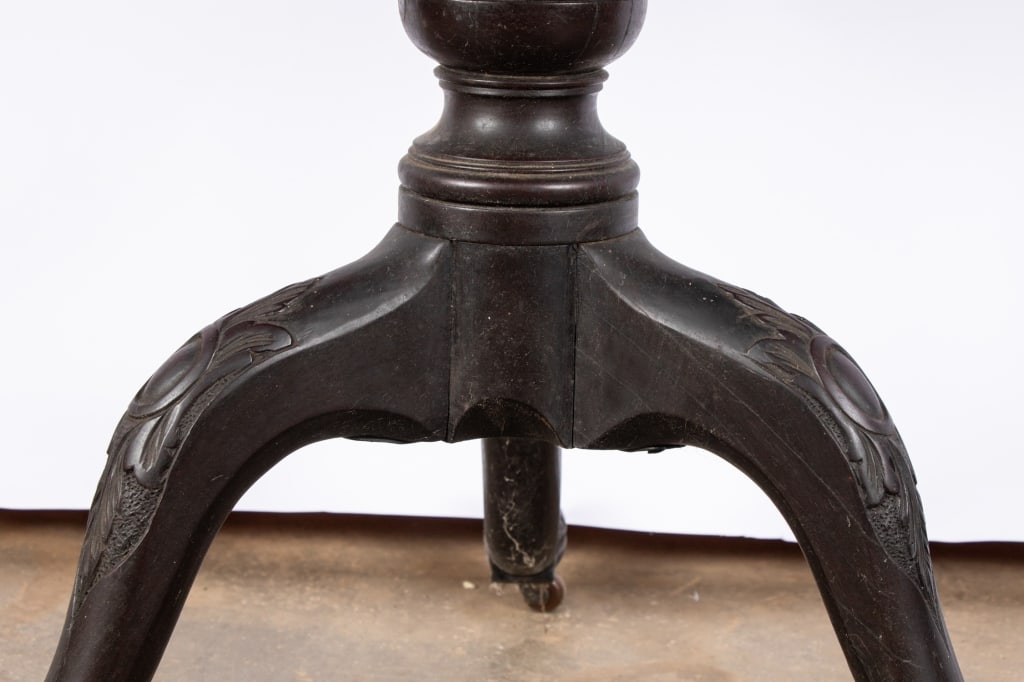 EARLY 20TH C. GEORGE III STYLE CARVED MAHOGANY THR - 8