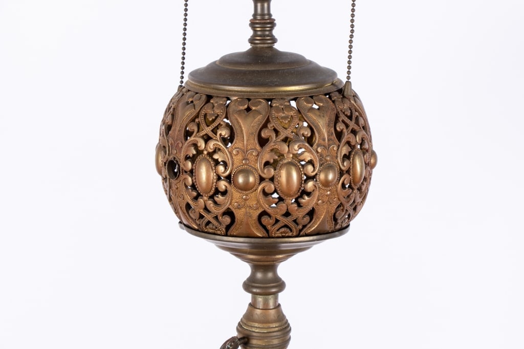 VICTORIAN TORCHERE WITH MARBLE SHELF - 5