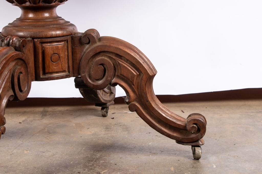 AMERICAN VICTORIAN MAHOGANY TURTLE TOP ENTRY TABLE - 4