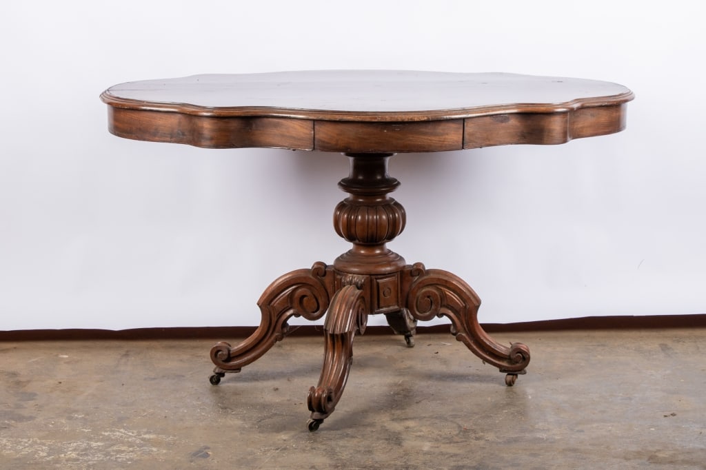 AMERICAN VICTORIAN MAHOGANY TURTLE TOP ENTRY TABLE - 5