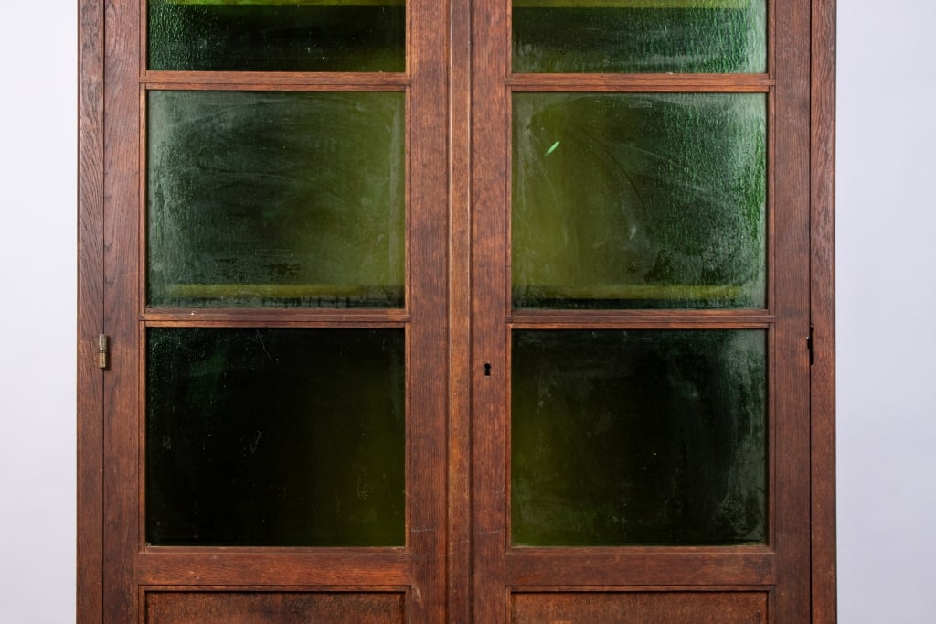 ARTS & CRAFTS DISPLAY CABINET - 3