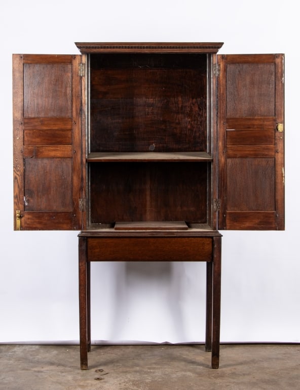 NEO-GOTHIC STYLE OAK CUPBOARD ON STAND - 3