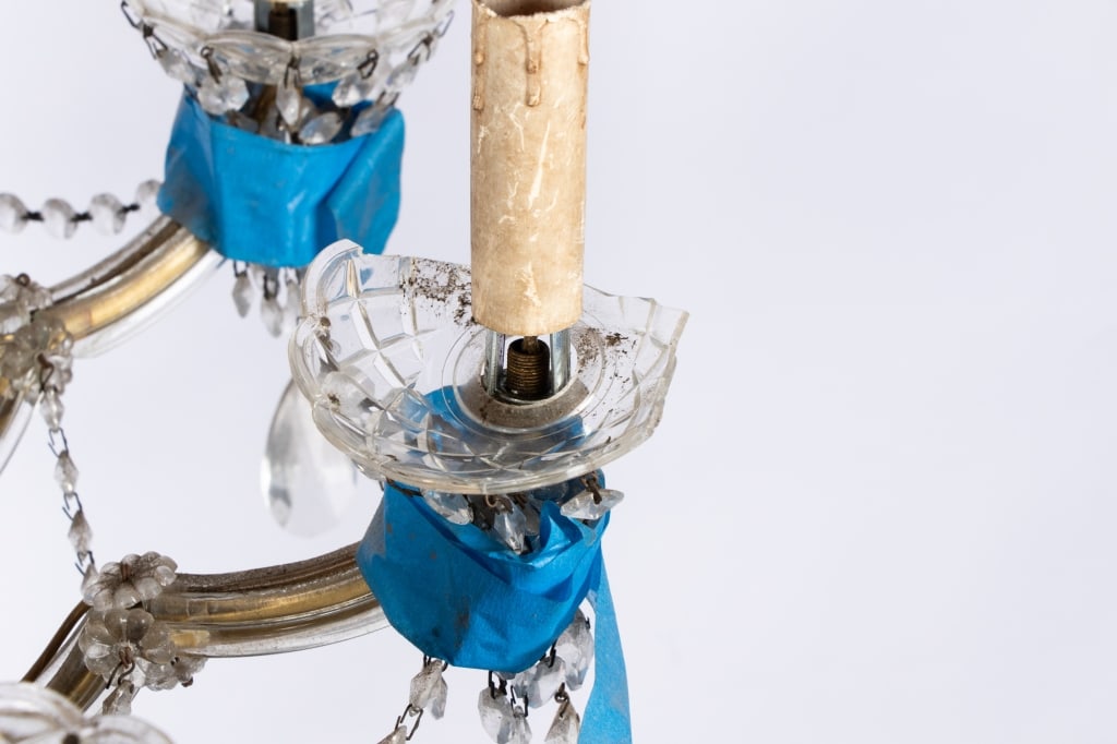 VENETIAN STYLE 8-LIGHT CHANDELIER - 7