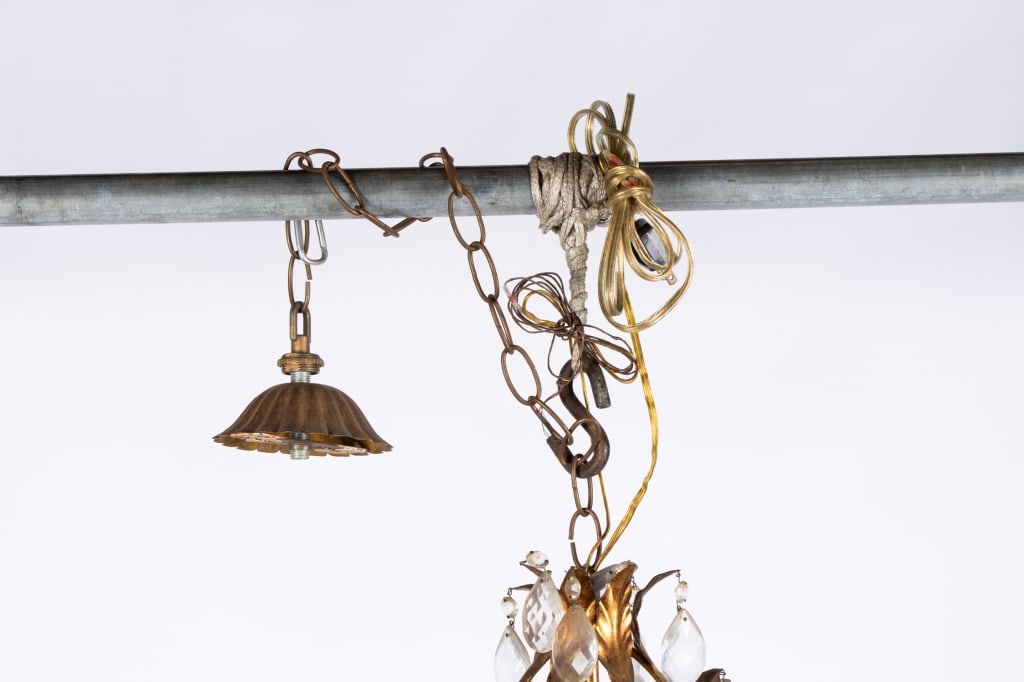 VINTAGE ITALIAN GILT TOLE CHANDELIER - 9