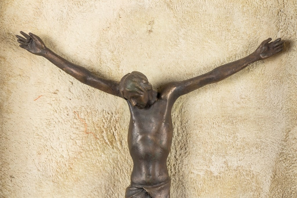 VINTAGE METAL CRUCIFIX - 3