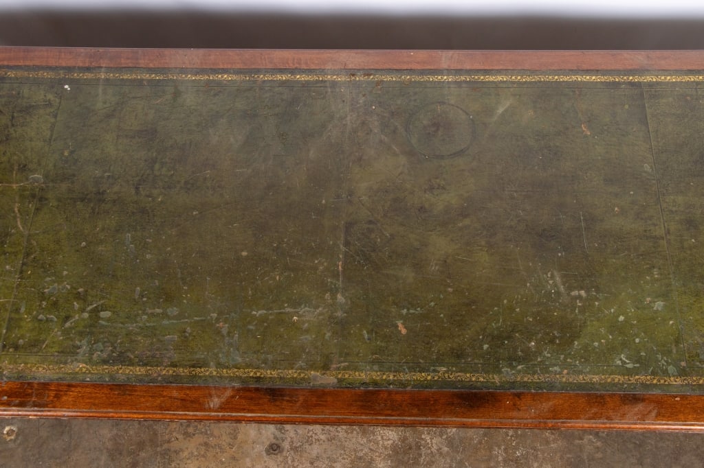LARGE MAHOGANY LIBRARY TABLE - 5