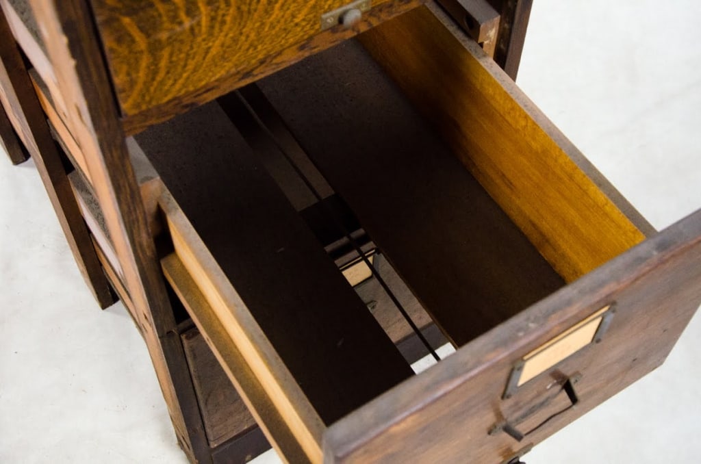 LIBRARY BUREAU FOUR-DRAWER FILE CABINET - 10