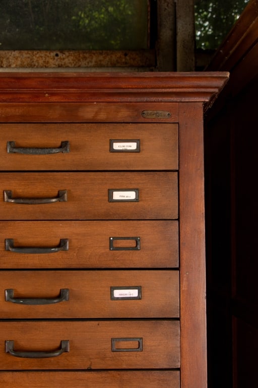 20TH CENTURY 38-DRAWER OAK FILE CABINET - 7