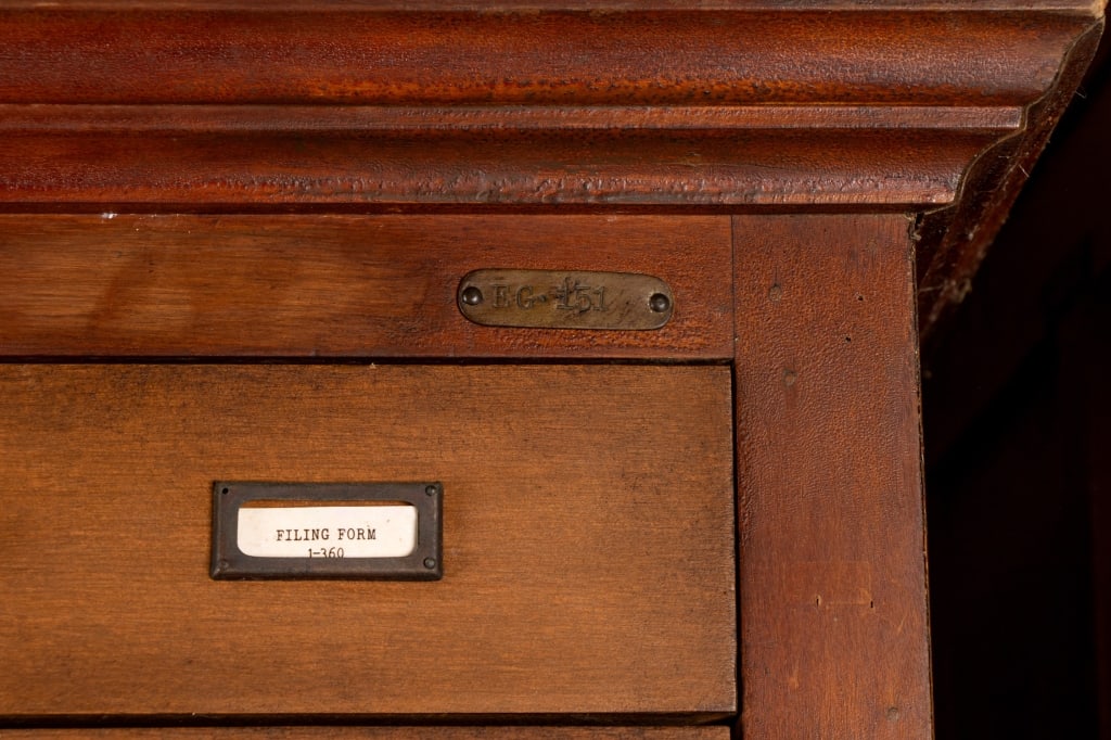 20TH CENTURY 38-DRAWER OAK FILE CABINET - 8