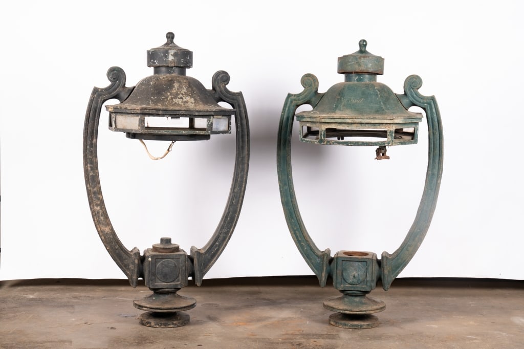 PAIR OF CINCINNATI STREET LIGHT LAMP POSTS - 3