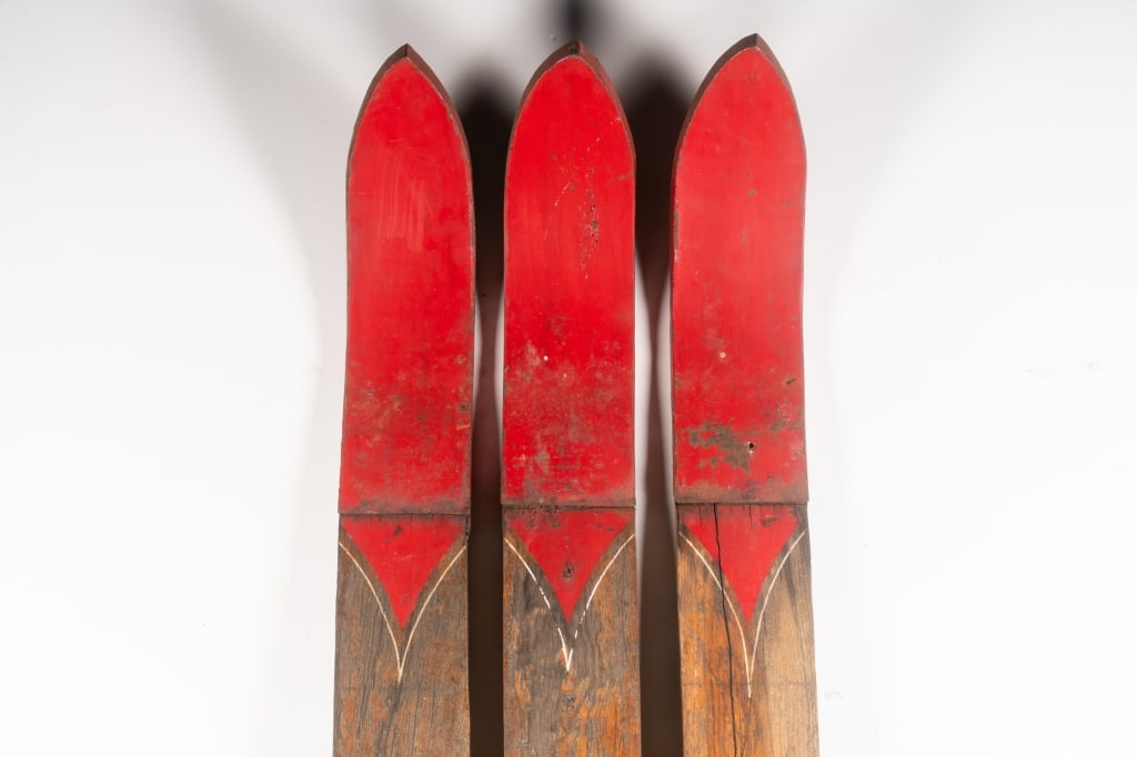 VINTAGE WOODEN SKIS - 4