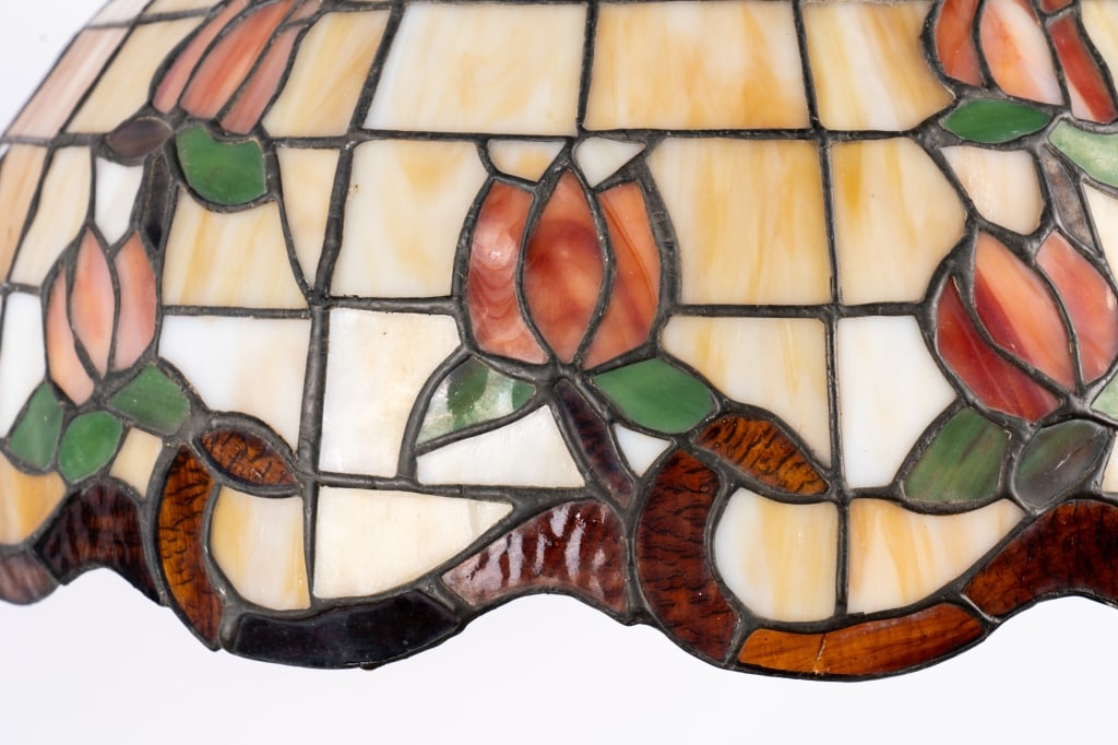 TIFFANY STYLE TULIP LIGHT FIXTURE - 5