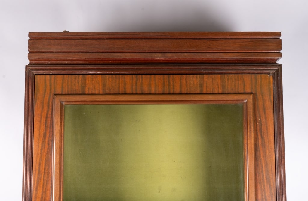 MID-20TH CENTURY TALL VITRINE CABINET - 2