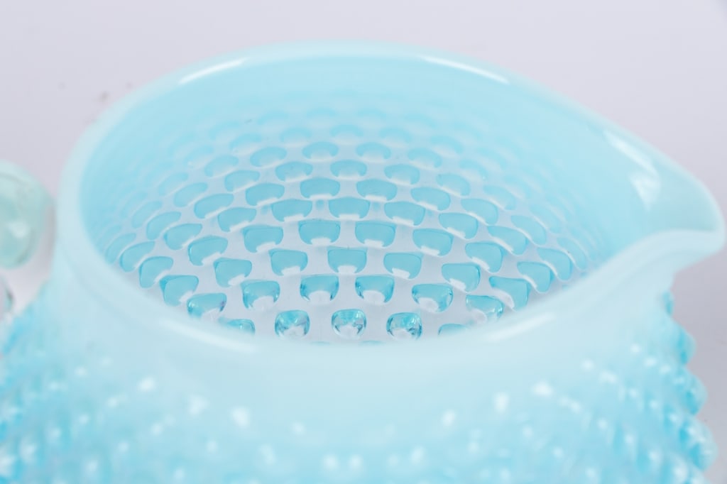 COLLECTION OF 4 OPALESCENT HOBNAIL GLASS ITEMS - 6
