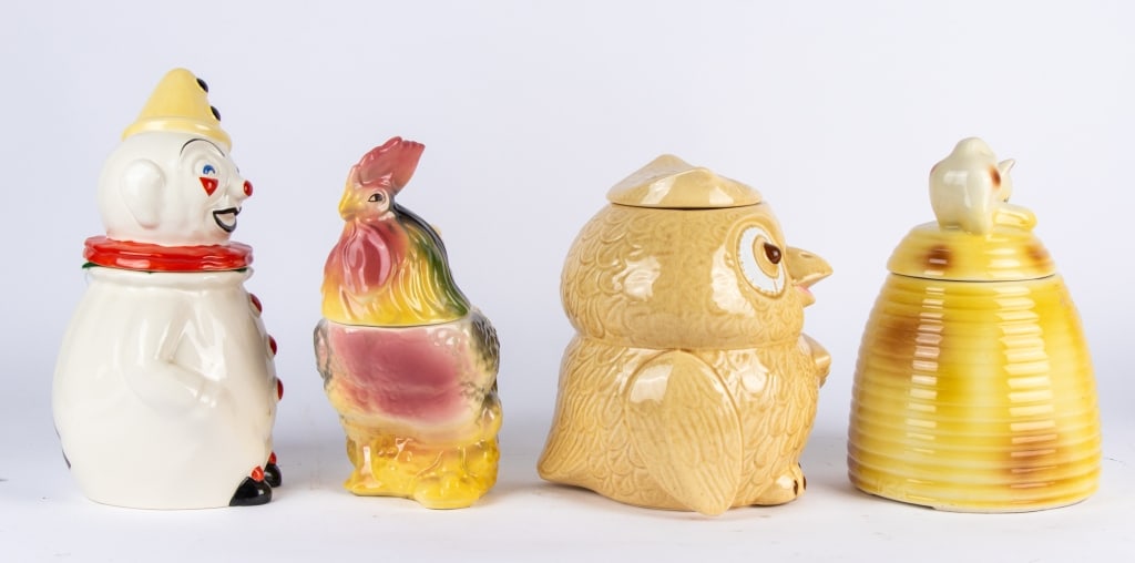 4 VINTAGE COOKIE JARS - 2