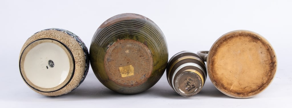 FOUR MID-CENTURY POTTERY ITEMS - 5
