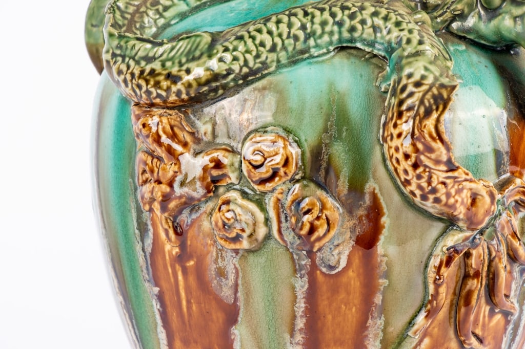 20TH CENTURY GLAZED CERAMIC DRAGON VASE - 5