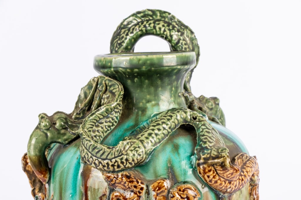 20TH CENTURY GLAZED CERAMIC DRAGON VASE - 7