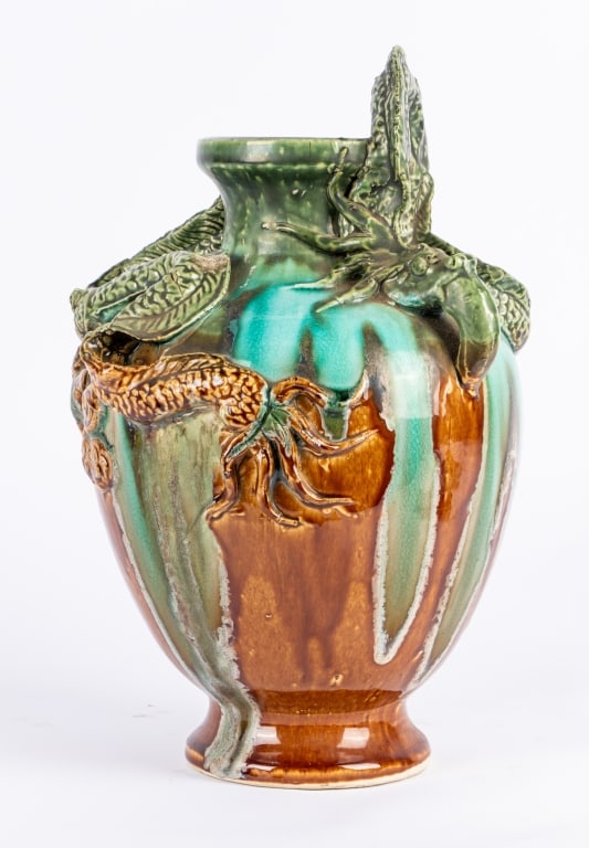 20TH CENTURY GLAZED CERAMIC DRAGON VASE - 8