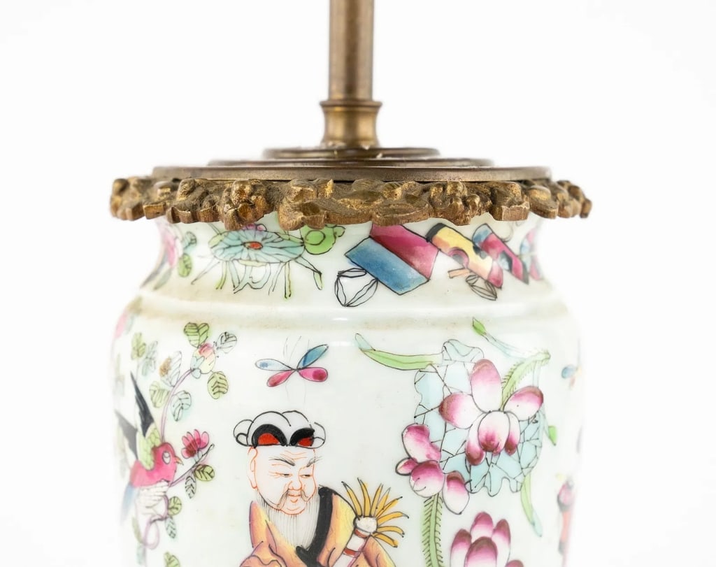 FAMILLE ROSE PORCELAIN & ORMOLU TABLE LAMP - 3