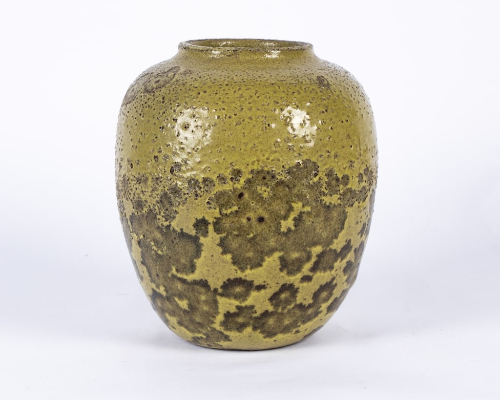 VINTAGE POTTERY VASE - 2