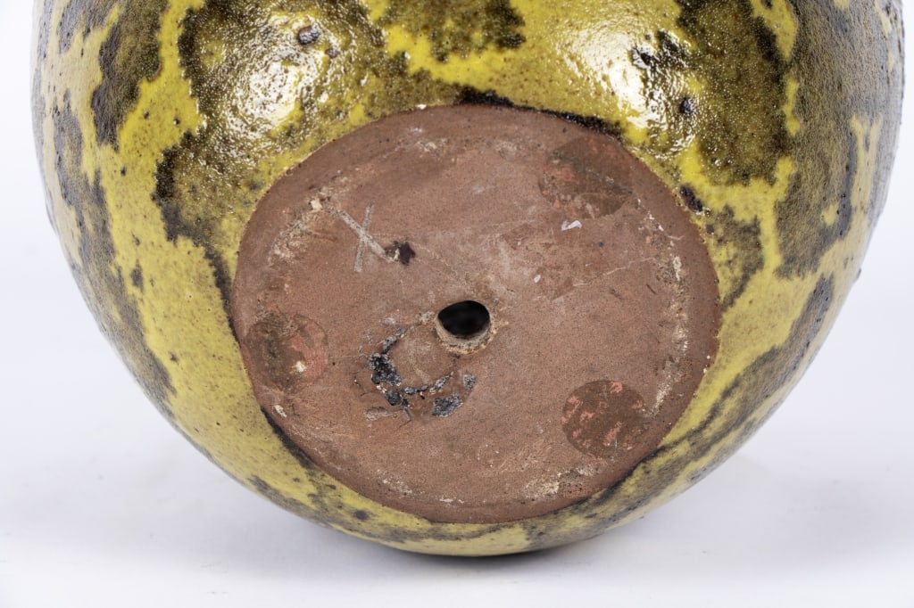 VINTAGE POTTERY VASE - 7