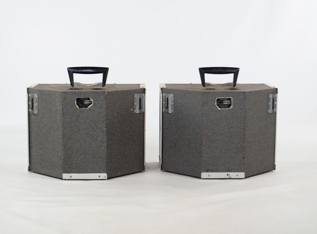 1970S PAIR OF SMALL HILTON SPEAKERS - 3