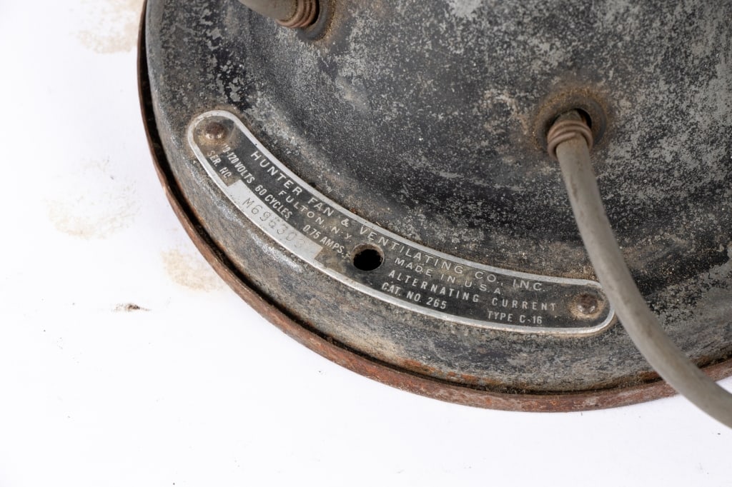 TWO VINTAGE ELECTRIC TABLE FANS - 6