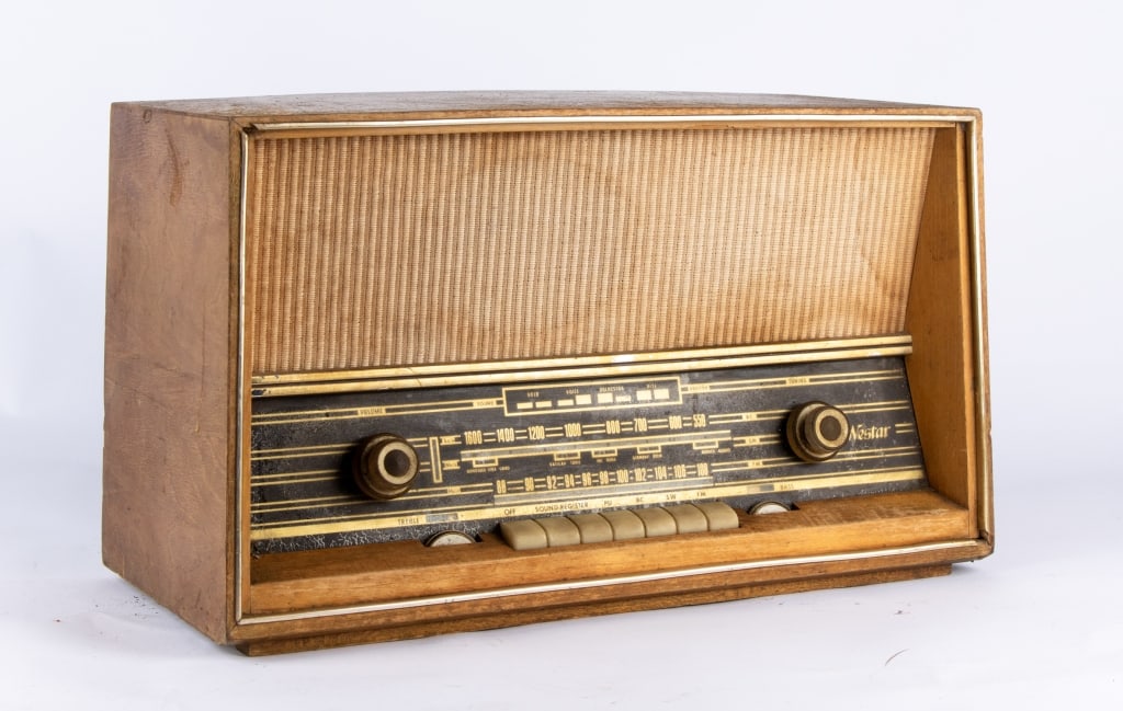 VINTAGE WESTAR RADIO - 4