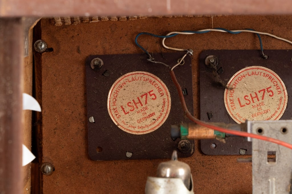 VINTAGE WESTAR RADIO - 6