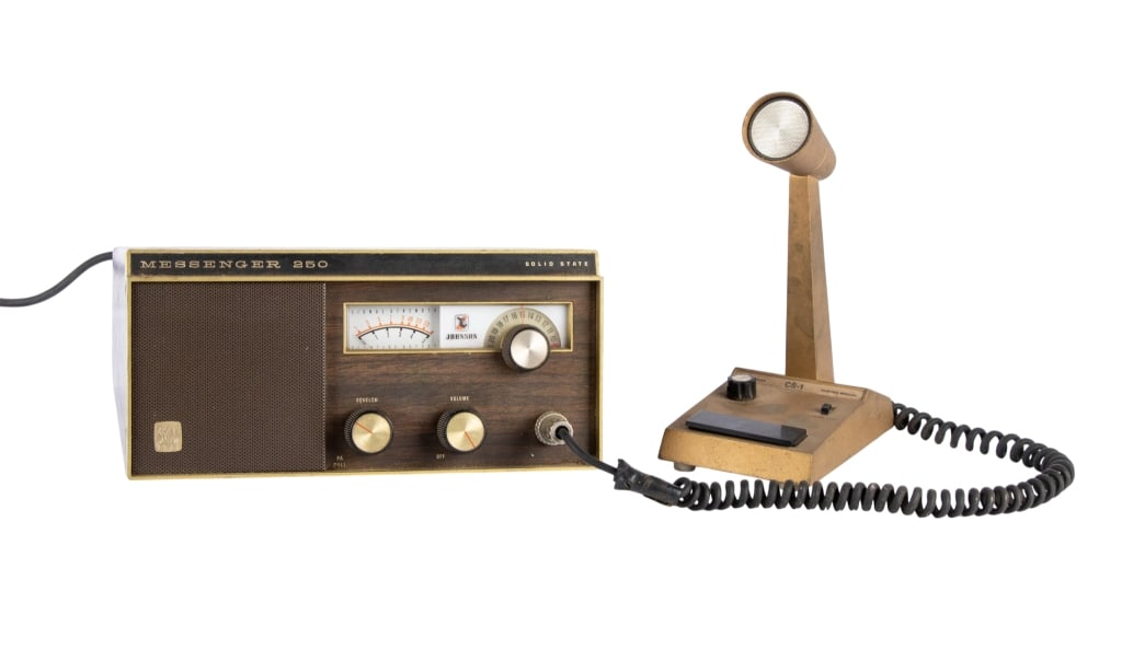 JOHNSON MESSENGER SOLID STATE TRANSCEIVER STATION: Johnson Messenger solid state transceiver station. Approximate dimensions: Disclaimer: Participating bidders must have a credit card on file with LiveAuctioneers in order for their bidding