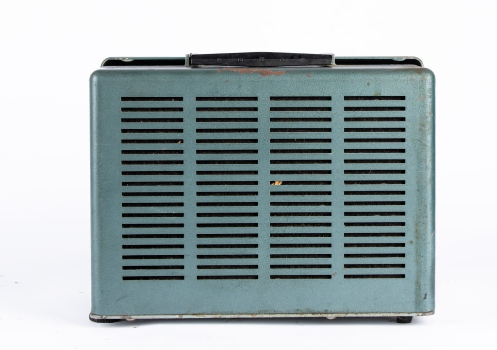 VINTAGE ARGUS SHOWMASTER 8MM FILM PROJECTOR - 5