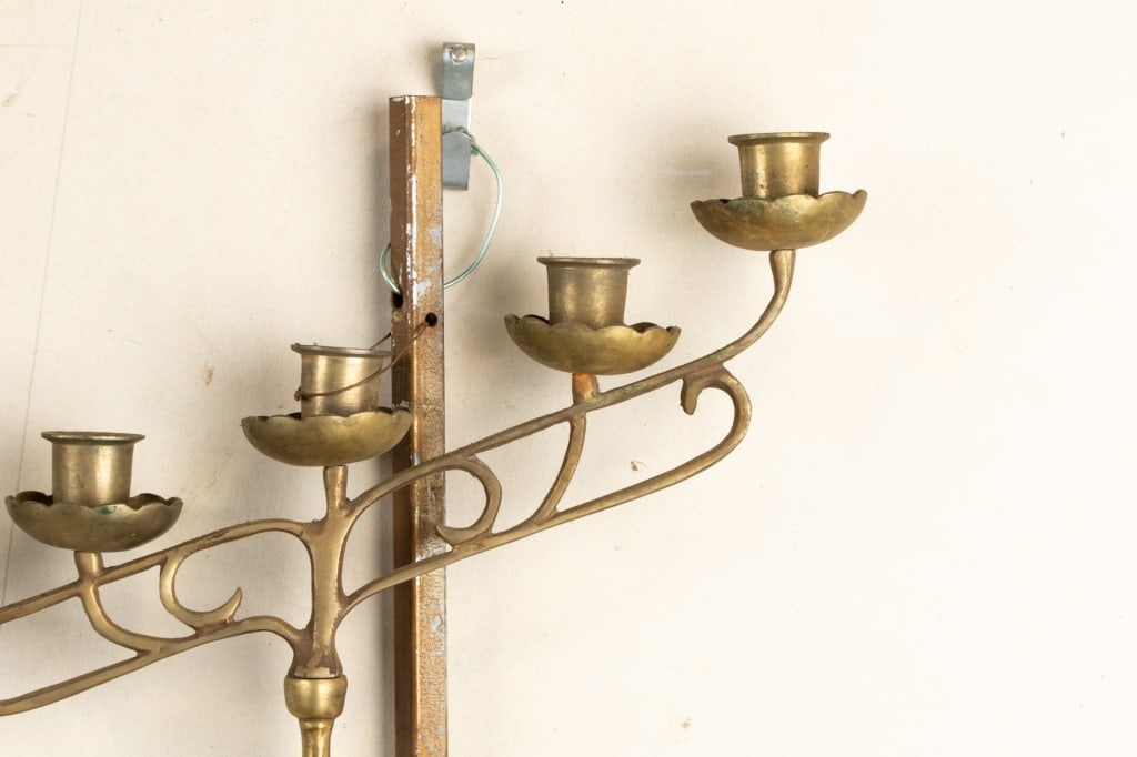 PAIR OF 20TH CENTURY BRASS WALL SCONCES - 3