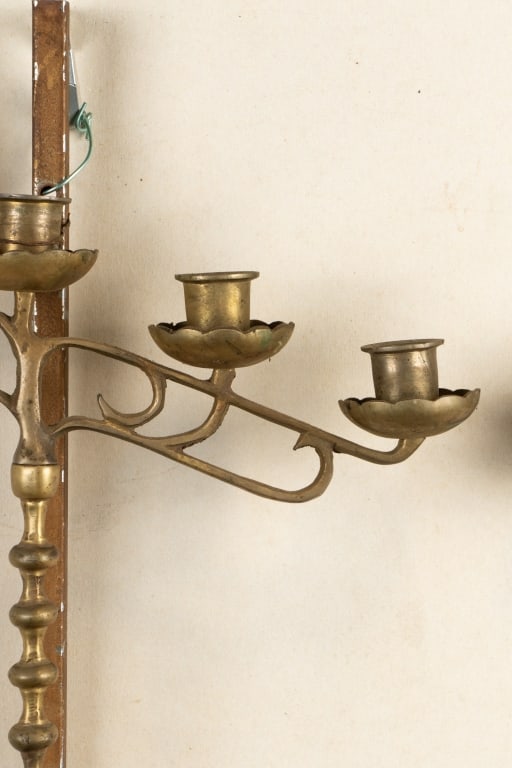PAIR OF 20TH CENTURY BRASS WALL SCONCES - 5