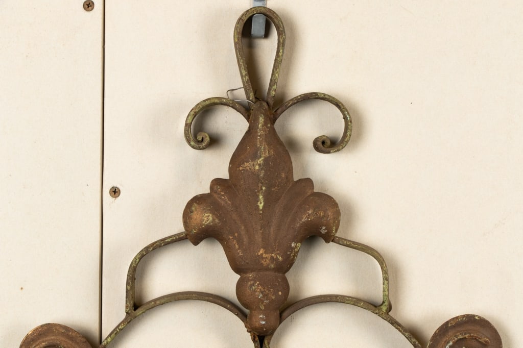 PAIR OF FLEUR DE LIS METAL WALL SCONCES - 7