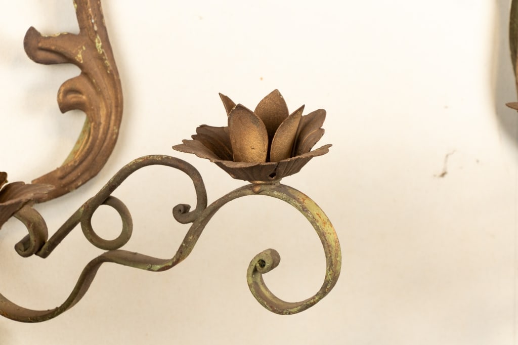 PAIR OF FLEUR DE LIS METAL WALL SCONCES - 8