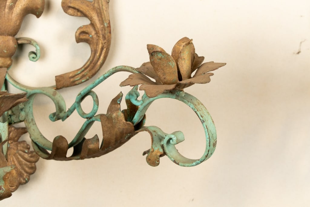 PAIR OF FLEUR DE LIS METAL WALL SCONCES - 4